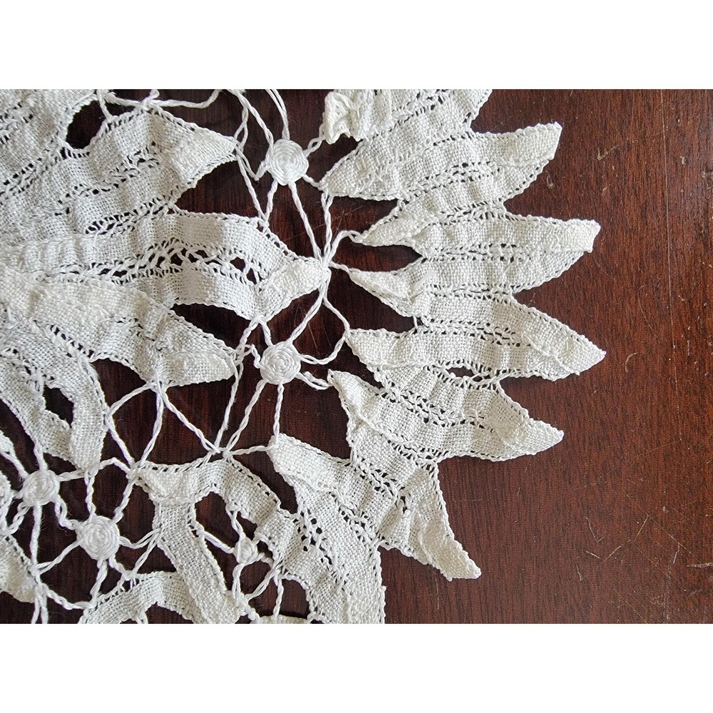 Vintage Handmade Cotton Needle Lace Table Runner - Picture 14 of 16